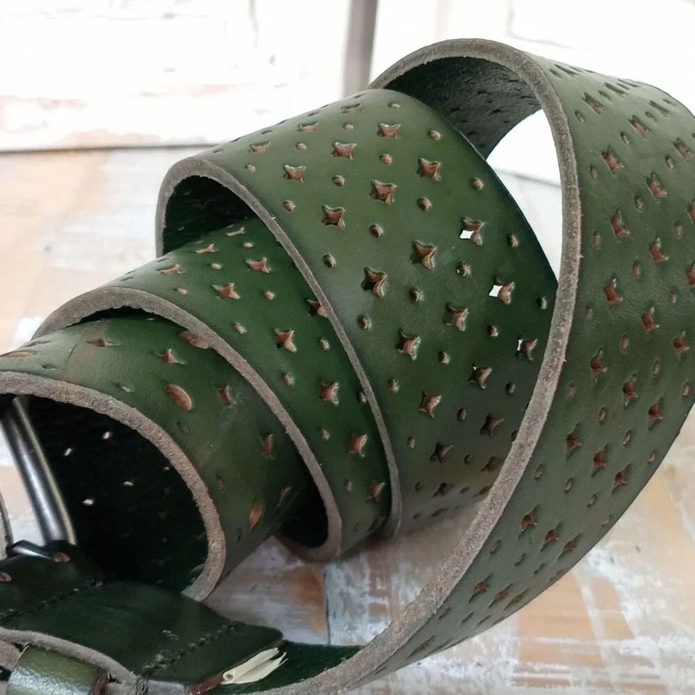 J. Jill Olive Green Leather Belt Small Star Cutout Boho Western Grunge Vintage